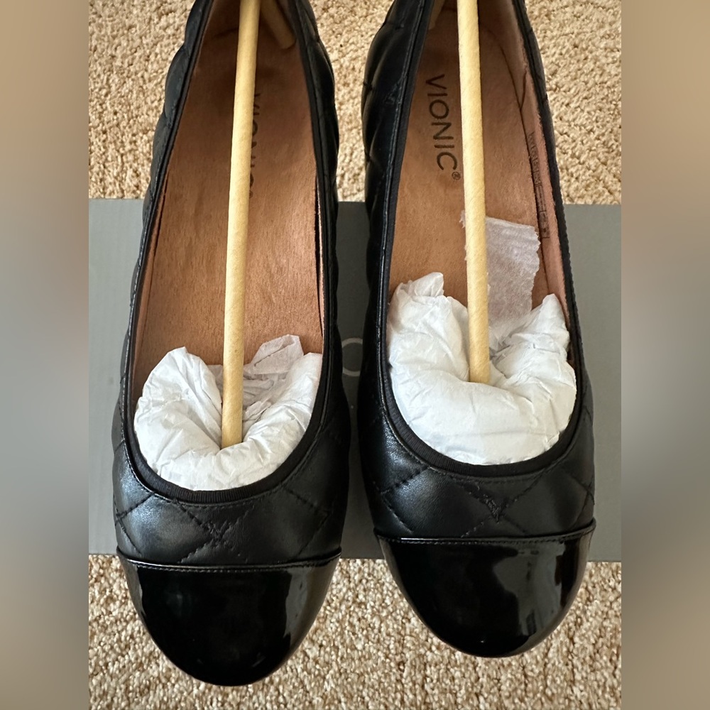 New In Box - Womens Desiree Black Leather Quilted Toe Cap Ballet Flats